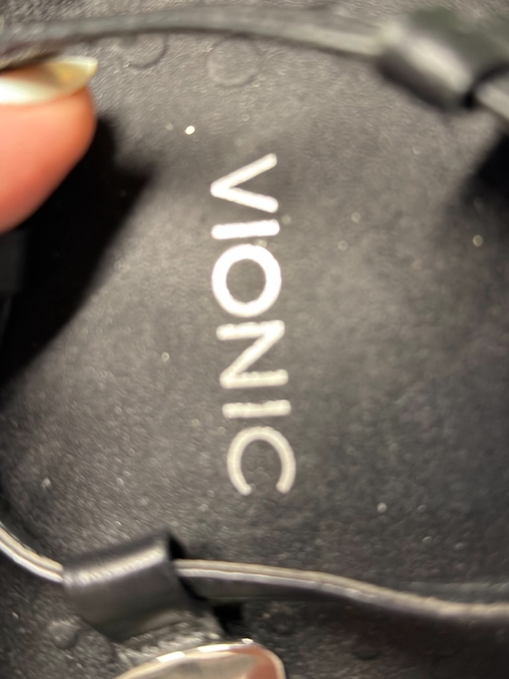 Vionic Black toe-post Thong Sandals with Silver Accents Size 8 - Picture 2 of 6